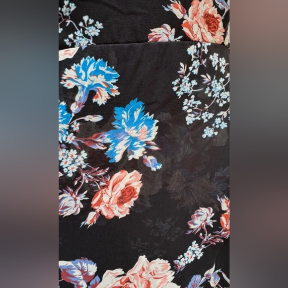 S-Lily Rose Dress. - Picture 6 of 8